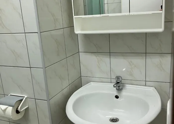 Austrian Business Centrum Ufo Einsteinova Guest house 3*